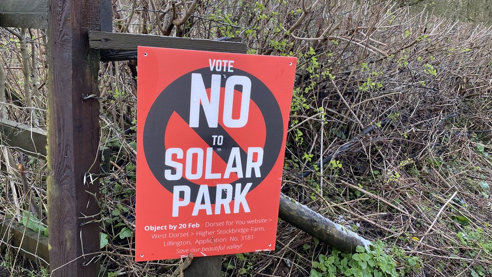 Плакат с протестом против солнечного парка