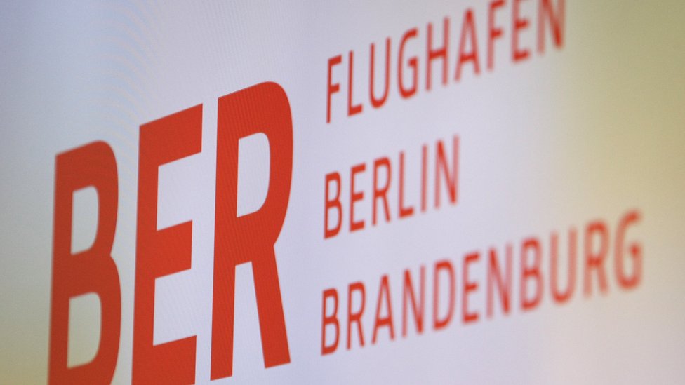 Логотип нового аэропорта Берлин-Бранденбург BER (файл pic 2013)