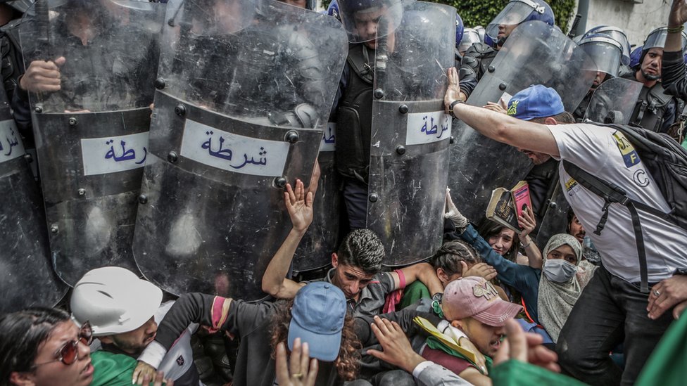 Manifestación antigubernamental en Argel. Manifestación antigubernamental en Argel.