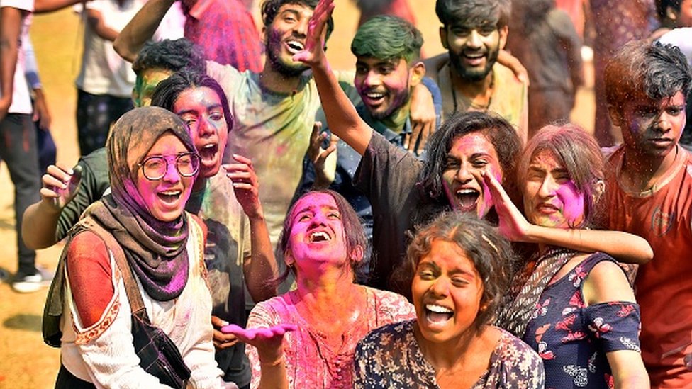India, Holi