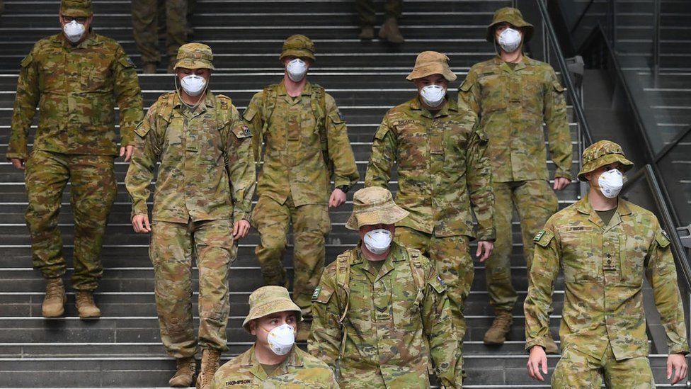 Ordu daha önce Melbourne'da da salgınla ilgili önlemler kapsamında devreye girmişti