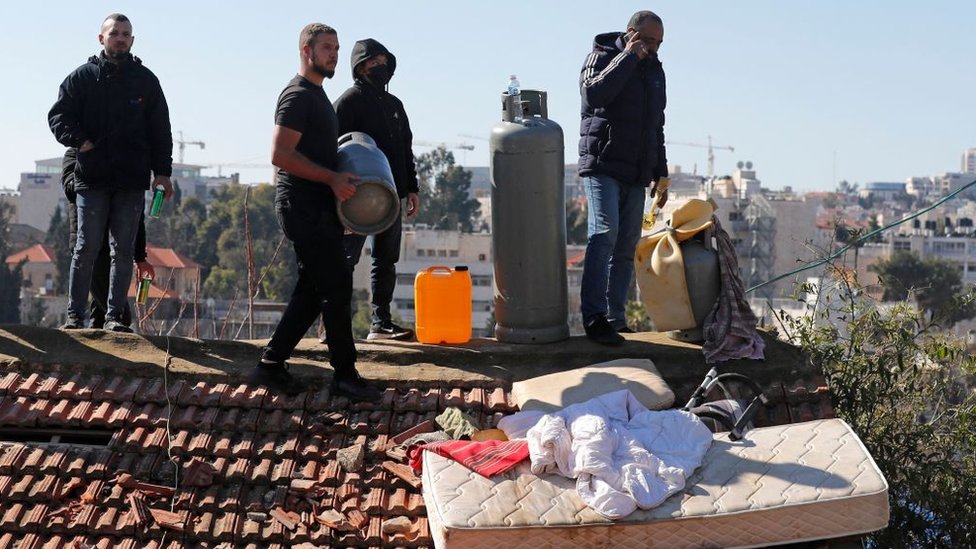 مواجهات الشرطة الإسرائيلية وفلسطينيين في حي الشيخ جراح