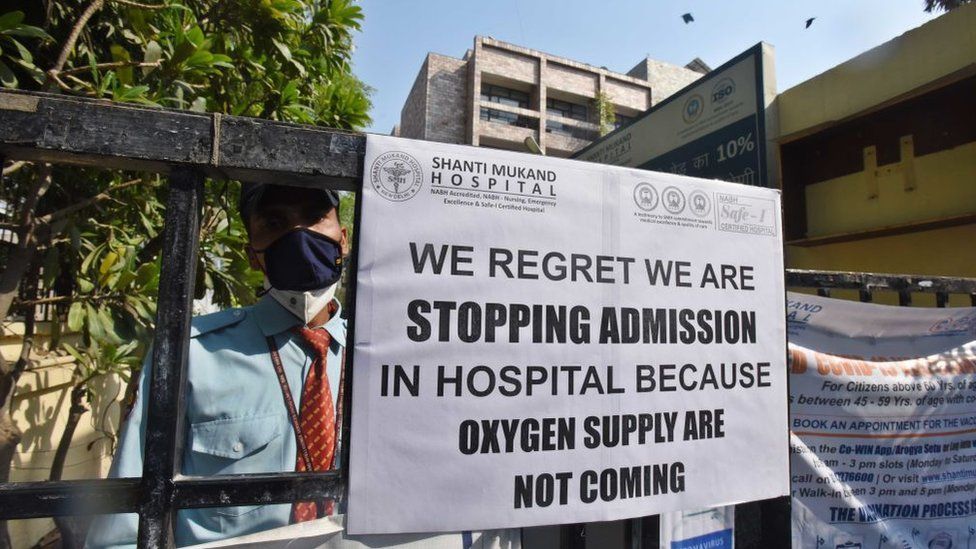 Bazı hastaneler yatak kalmadığı için bazı hastaneler de oksijen stokları tükendiği için hastaları geri çeviriyor