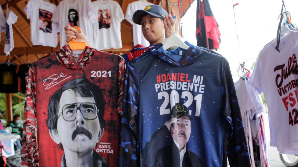 T-shirts in favor of Ortega.