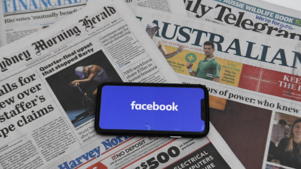 Foranderlig destillation garn Facebook reverses ban on news pages in Australia - BBC News