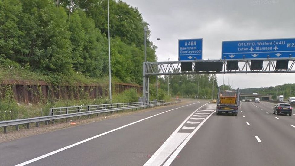 m25-slip-road-crash-kills-car-passenger-bbc-news