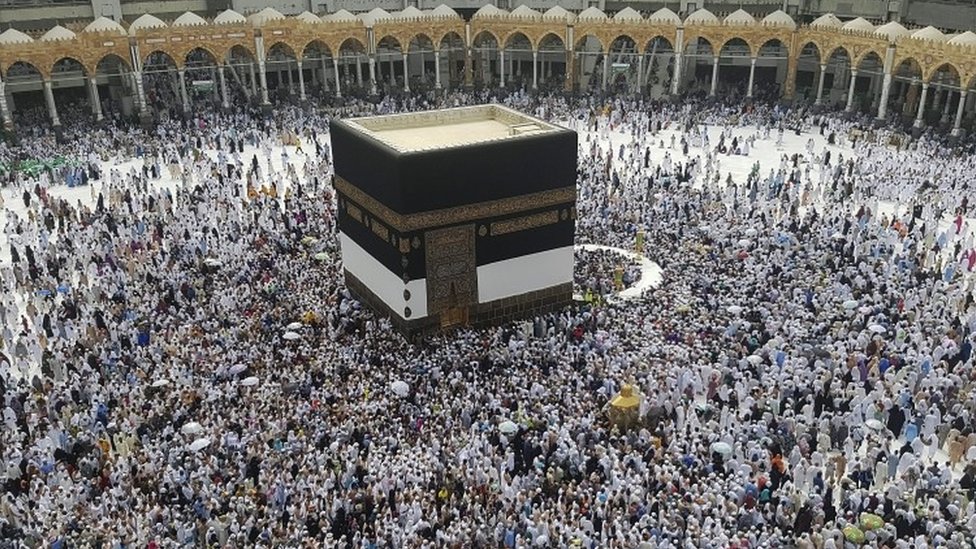 Muslim pilgrims circle around the Kaaba at the Masjidil Haram, Islam's holiest site, ahead of Hajj (09 September 2016)