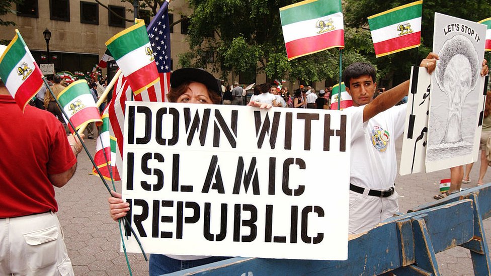 Manifestación de iraníes en Estados Unidos pidiendo el fin del régimen iraní.