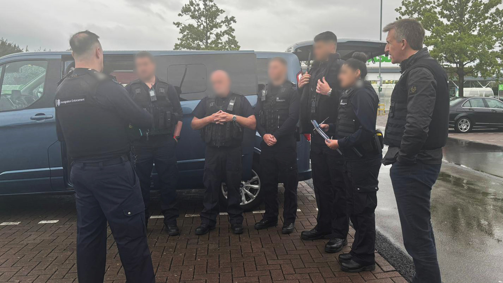 Suspected people-smuggling gang arrested in nationwide crackdown