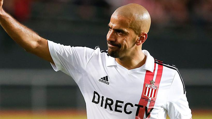 Juan Sebastian Veron banned over guard of honour refusal in
