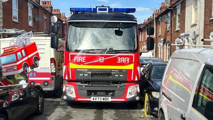 Warning after Suffolk fire engine struggles to move down road