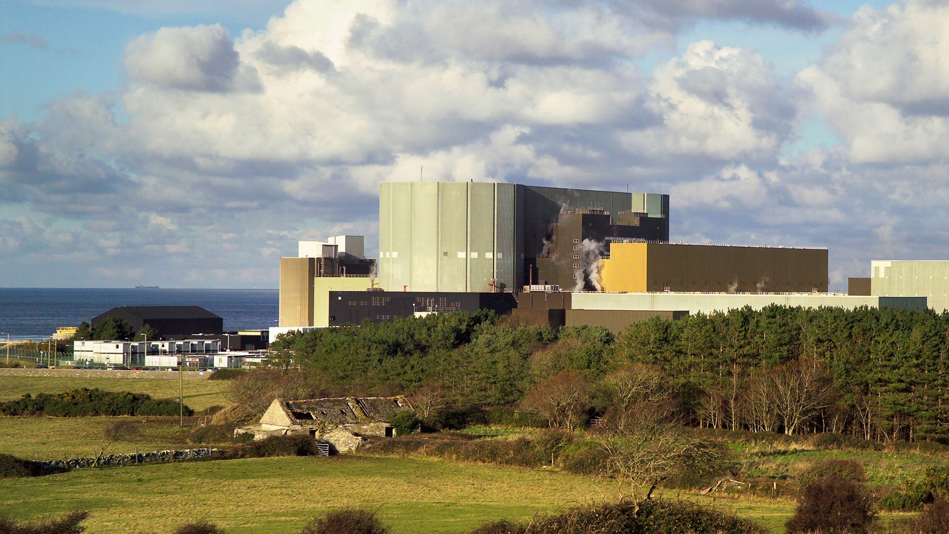 Wylfa nuclear power plant plans go ahead, creating Anglesey jobs