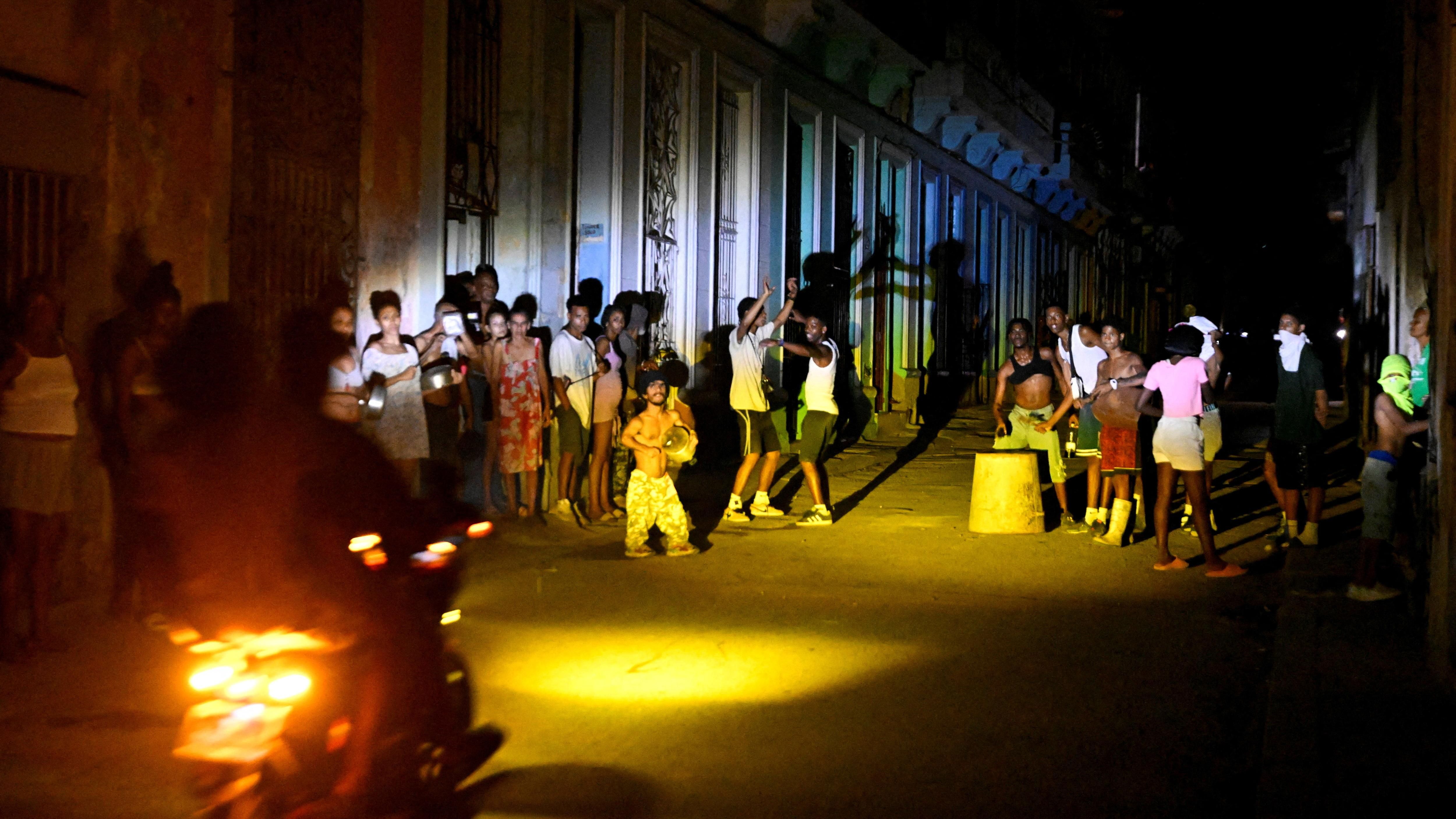 Cuba's second power cut in a week leaves 10 million in darkness