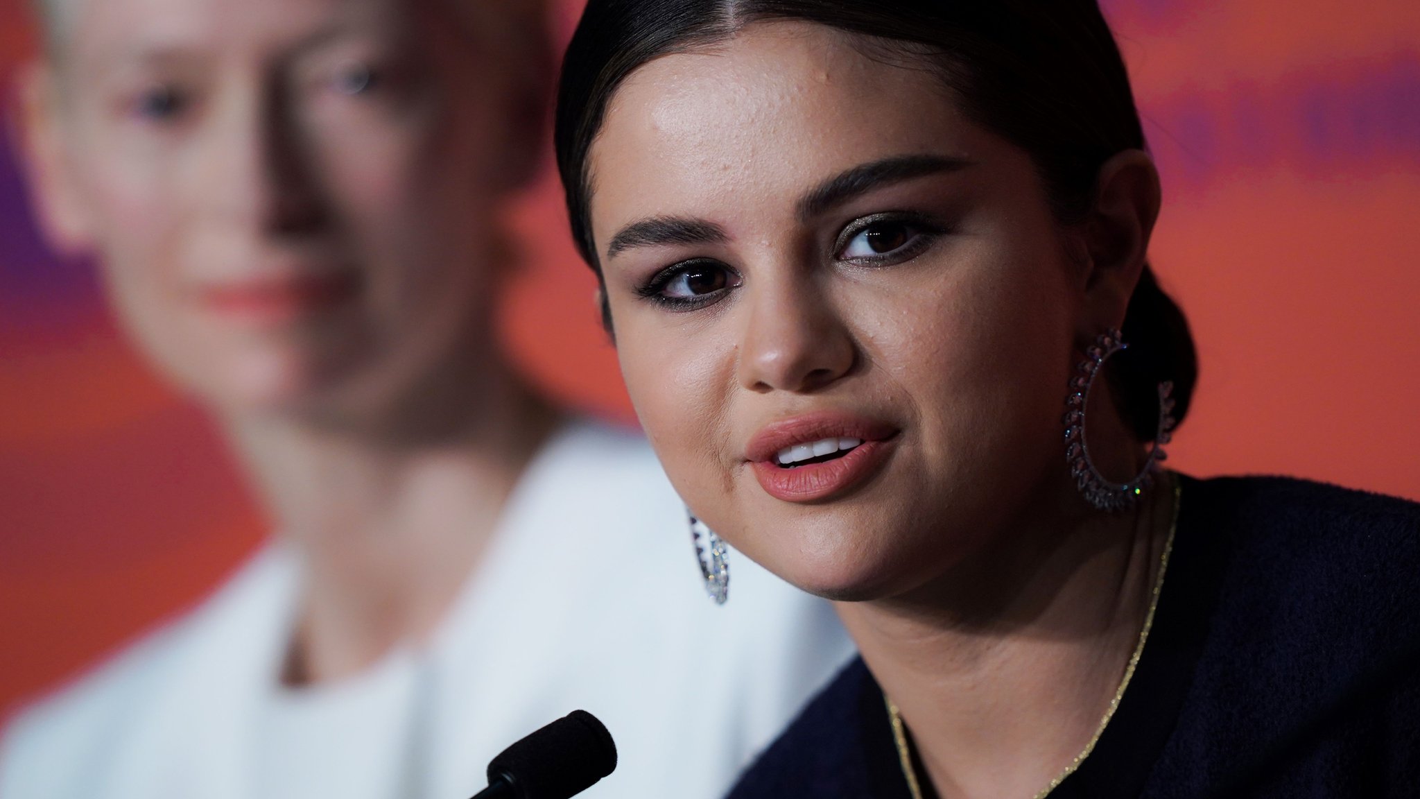 Selena Gomez among stars modelling designer Pudsey Bear ears - BBC News