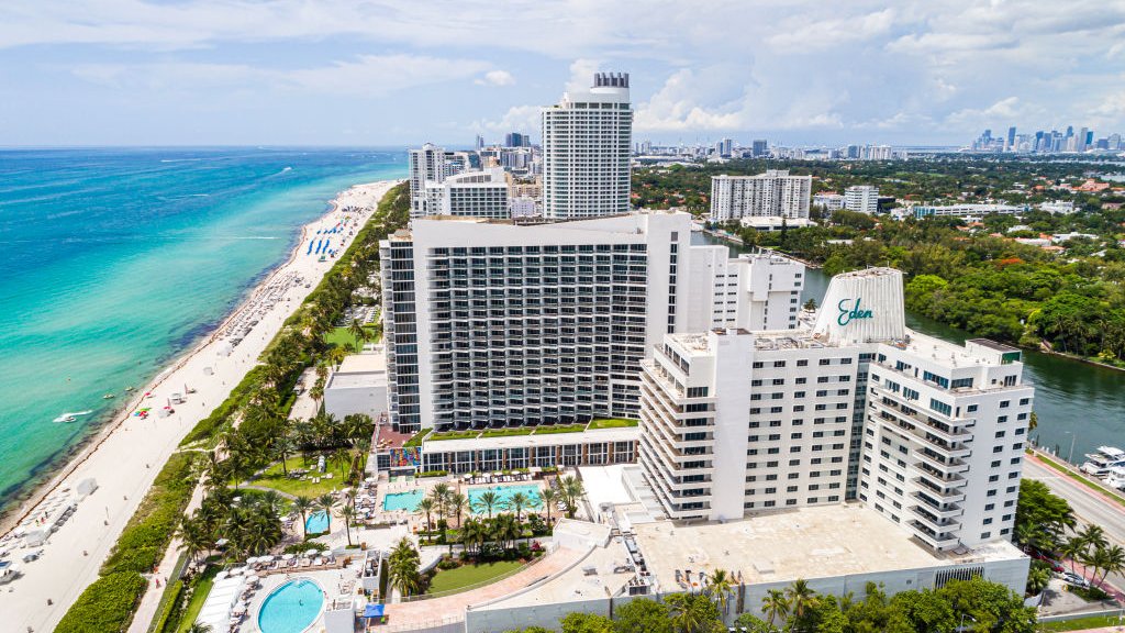 Hotel Fontainebleau y Eden Roc Tresor Tower en Miami Beach