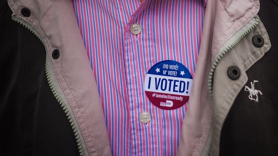 Мужской сундук с надписью «Я проголосовал!» наклейка