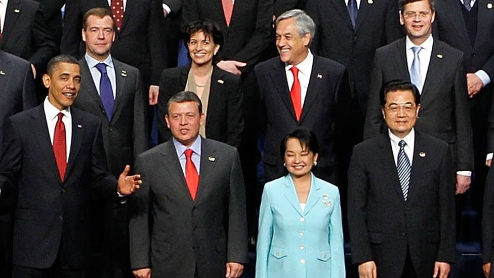 阿羅約（前排右三）參加2010年在美國華盛頓舉行的核安全峰會