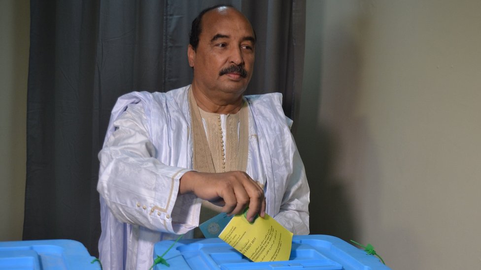 Президент Мавритании Мохамед ульд Абдель Азиз проголосовал на референдуме по конституции страны