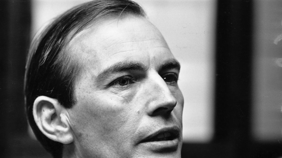 Barnard desafió las reglas de segregación racial impuestas por el apartheid. Christiaan Barnard