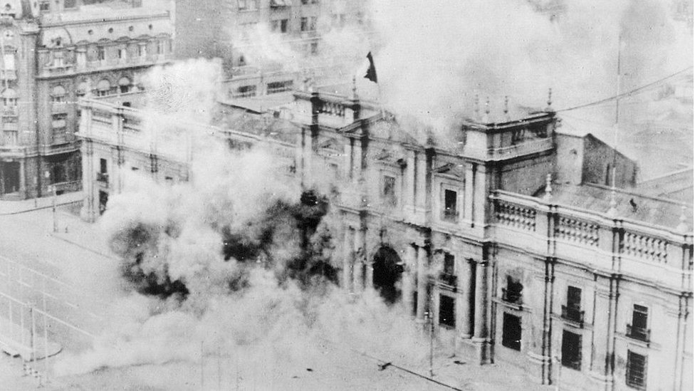 Bombardeo sobre el Palacio de la Moneda de Santiago de Chile, el 11 de septiembre de 1973.