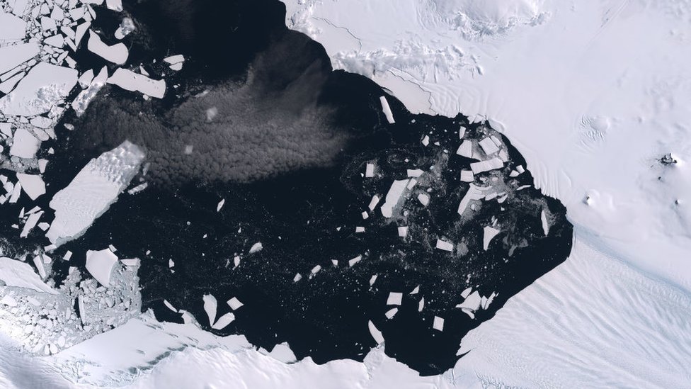 Eis, das riesige Gletscher in der Antarktis schützt, ist „zerbrochen“