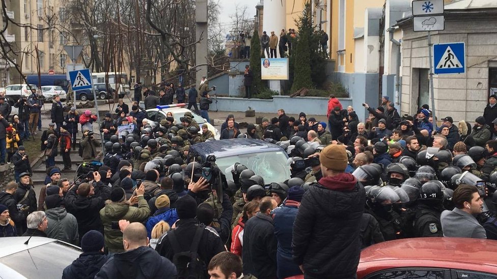 сутички