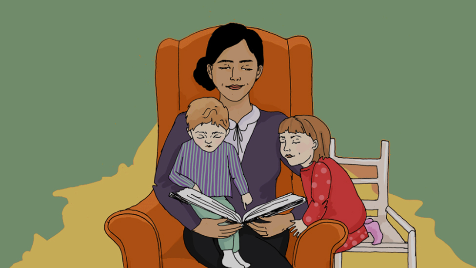 Рисунок женщины, читающей детям