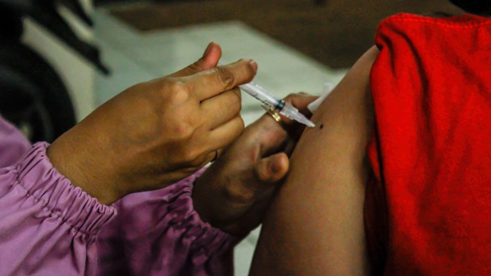 Vacunación en Indonesia.