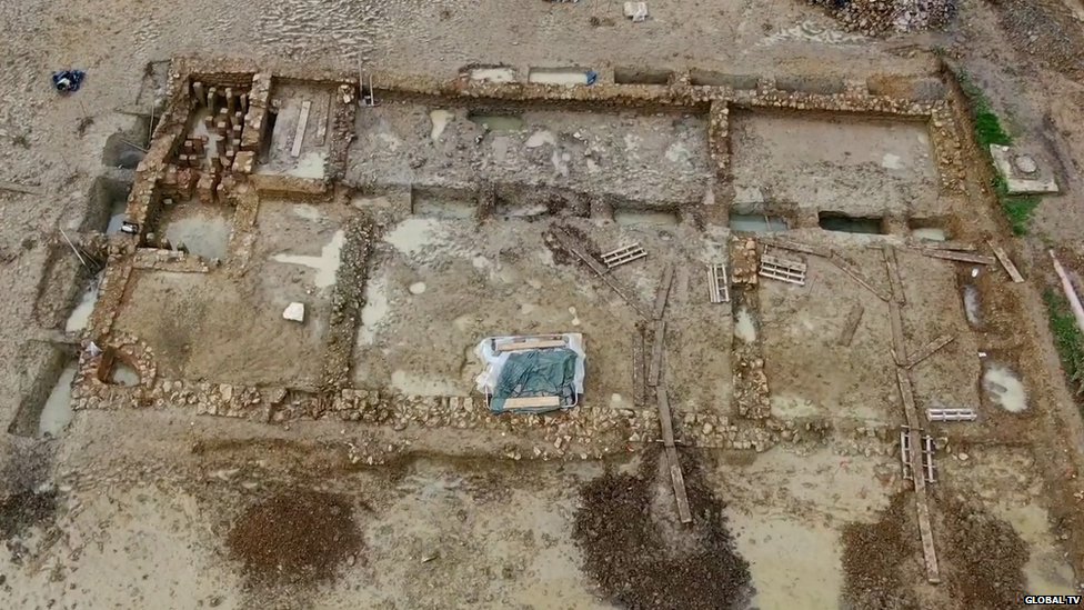 Снимок с воздуха римской виллы в Кам