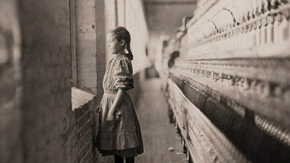 Una niña en una hilandería. (Foto: Lewis Hines / Cortesía del Archivo Nacional de Estados Unidos) (Foto: Lewis Hines / Cortesía del Archivo Nacional de Estados Unidos)