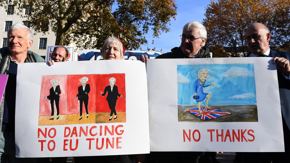 Protesta contra Theresa May frente a Downing Street