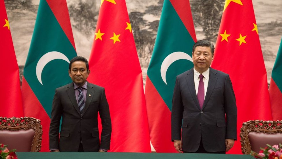 在前總統亞明（左）任內，馬爾代夫與中國走得更近，並加入了習近平的「一帶一路」倡議。