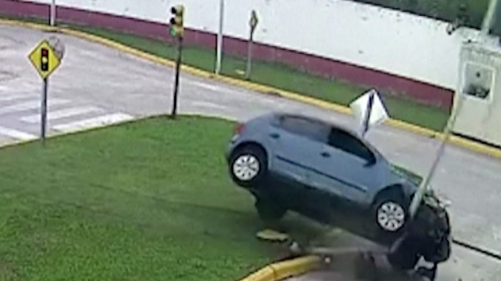 Watch: Driving test ends with crash into lamp-post in Argentina