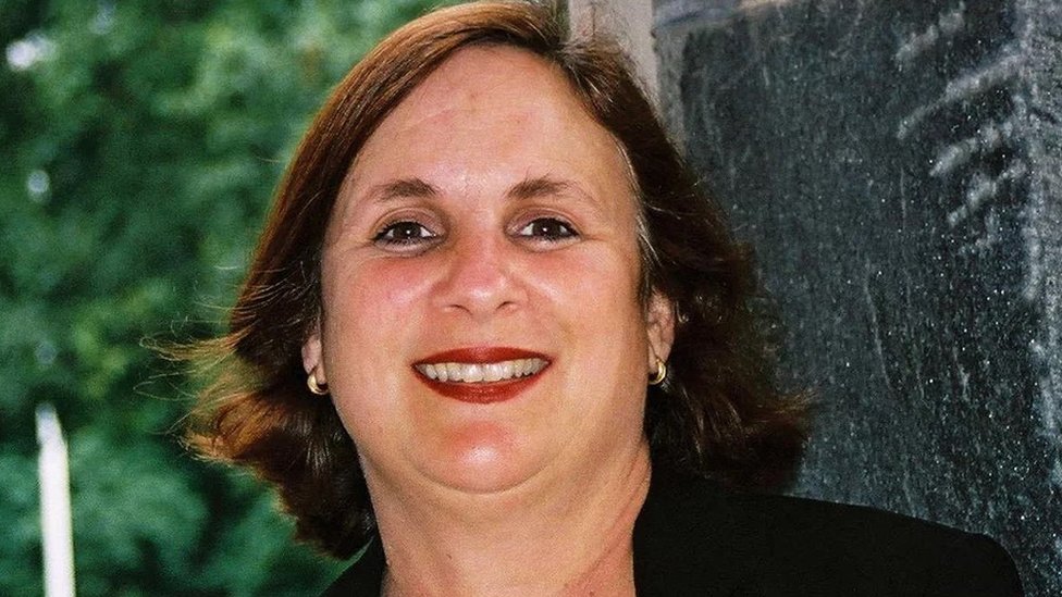 Pietra Rivoli asegura que la interferencia política es muy importante para entender la industria global del textil. Pietra Rivoli