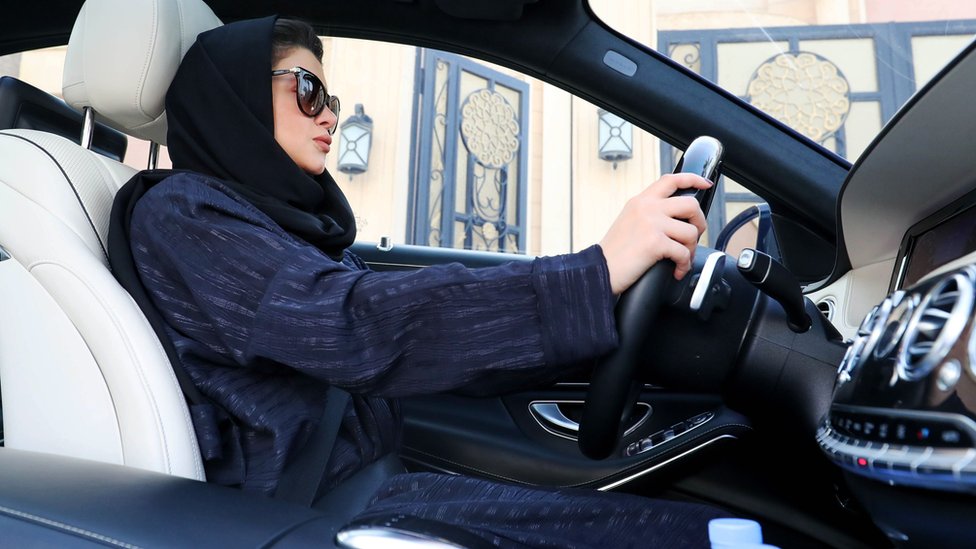 Arab Saudi Mengesahkan Sebuah Undang-Undang Pelecehan Seksual Sebagai Pelanggaran Hukum Arab Saudi, perempuan