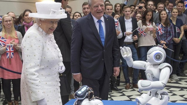 Queen meets a friendly robot - BBC Newsround