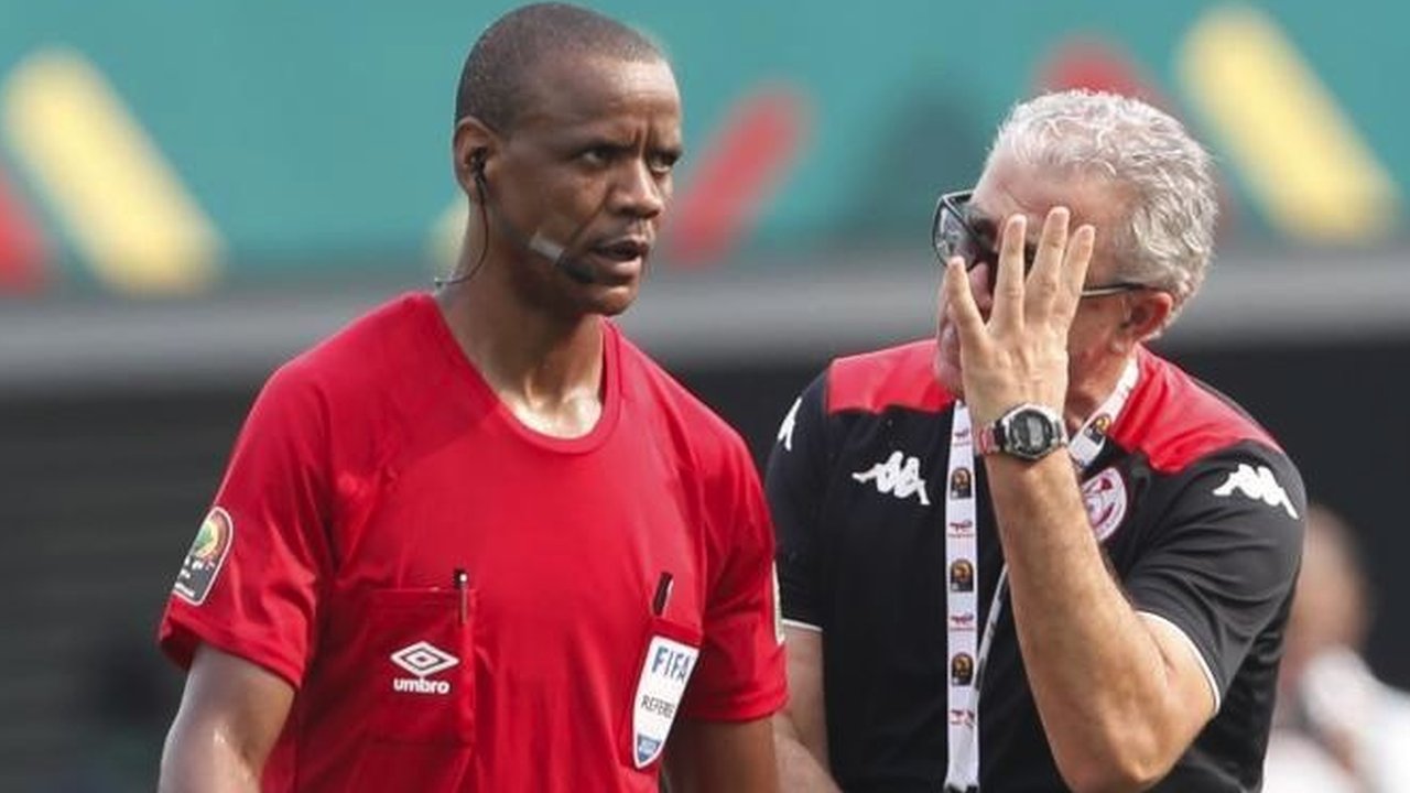Afcon 2021: Janny Sikazwe 'could have died from heatstroke' - BBC Sport