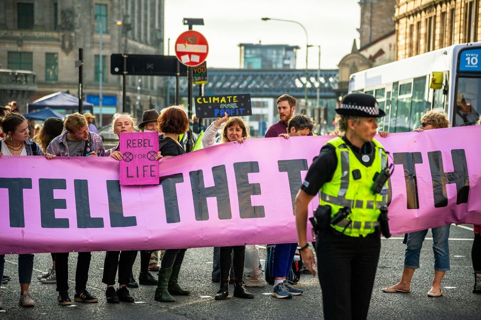 Полиция на акции протеста против изменения климата в Глазго