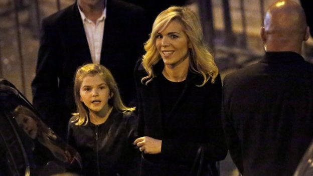 Laurence Auzière era compañera de clase de Macron, quien luego se convertiría en su padrastro. Laurence Auzière