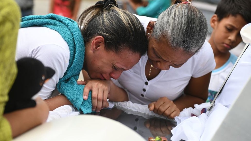 Imagen de archivo de Jenifer Guerrero, madre de un niño venezolano de 11 años que murió de cáncer en 2019 mientras esperaba un trasplante de médula ósea.