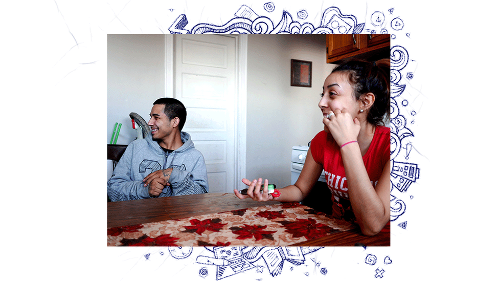 Anna y Luis en su apartamento