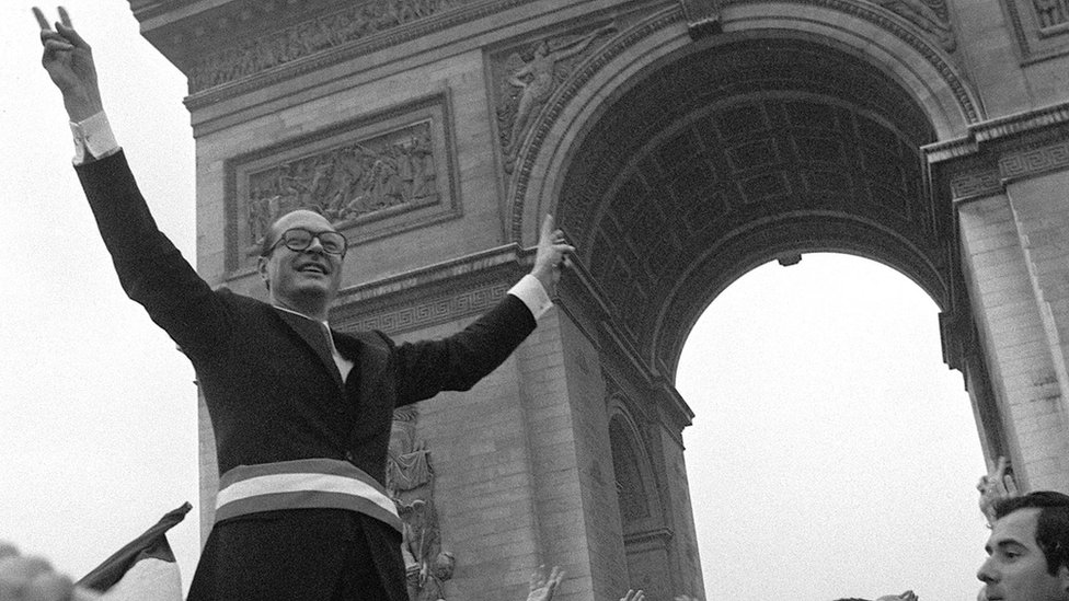 Ширак празднует свое избрание мэром Парижа в марте 1977 г.