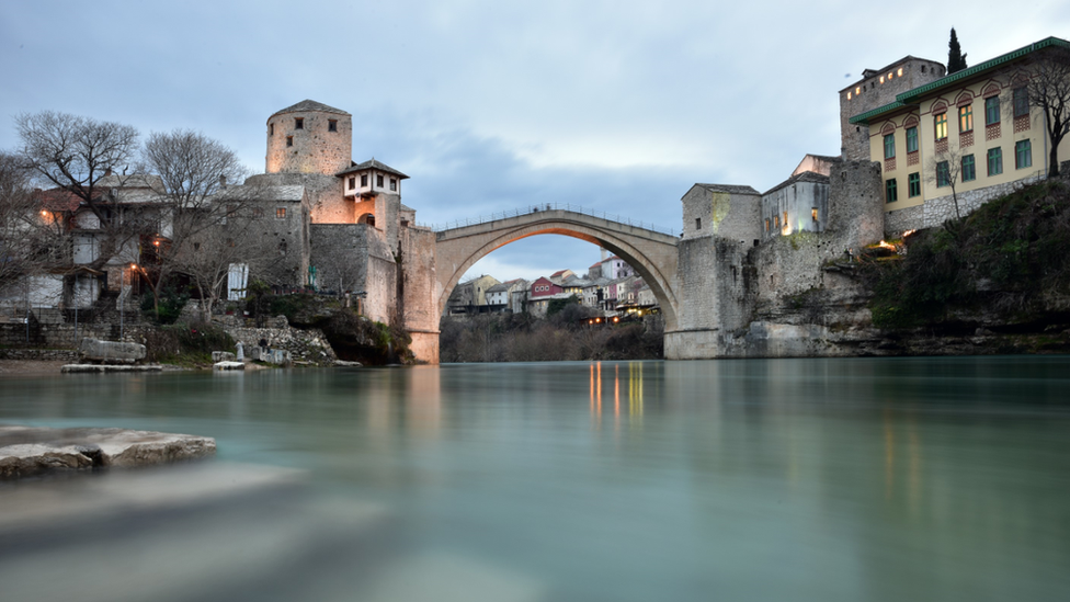 Восстановленный мост в Мостаре, Босния, 2018