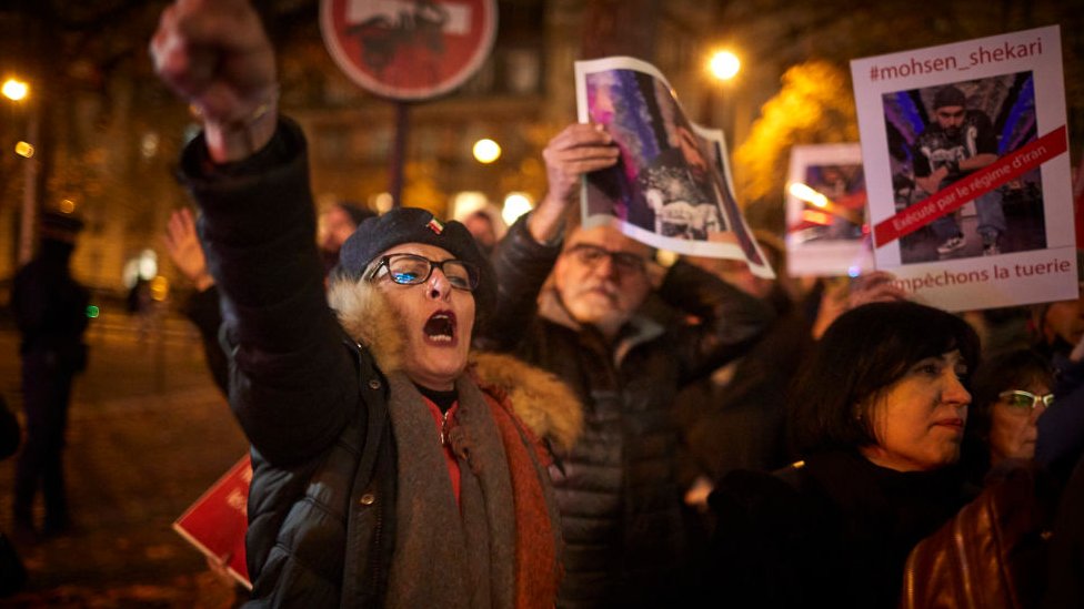 Protesta en París contra las ejecuciones en Irán