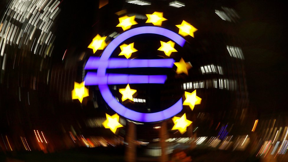 Símbolo del euro en el Banco Central Europeo.