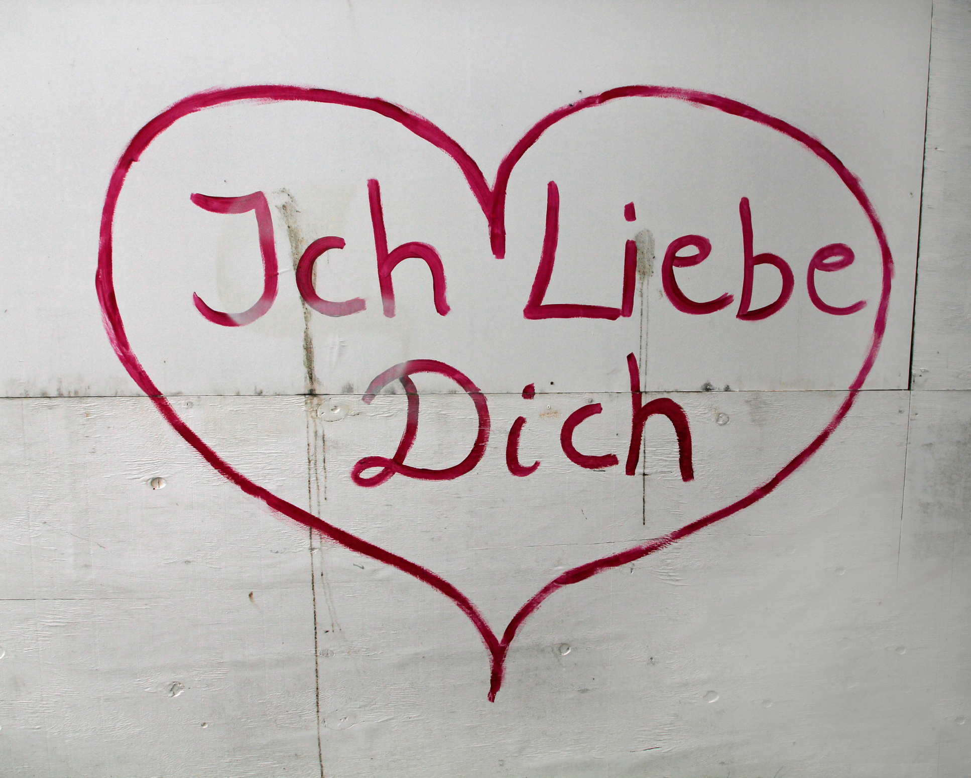 Grafiti ich liebe dich, te amo en alemán.