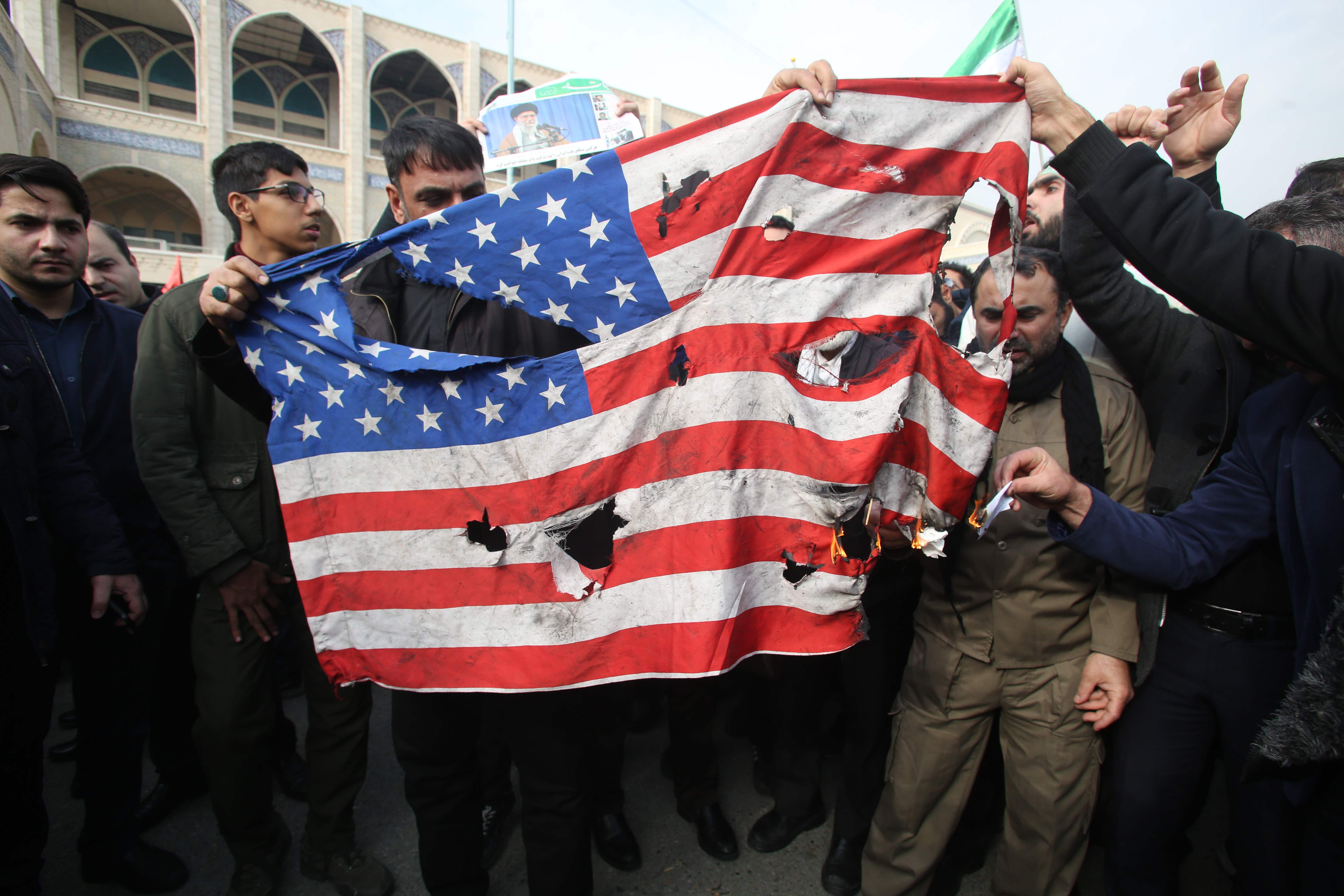 Иранцы в Тегеране выступили против убийства генерала Сулеймани