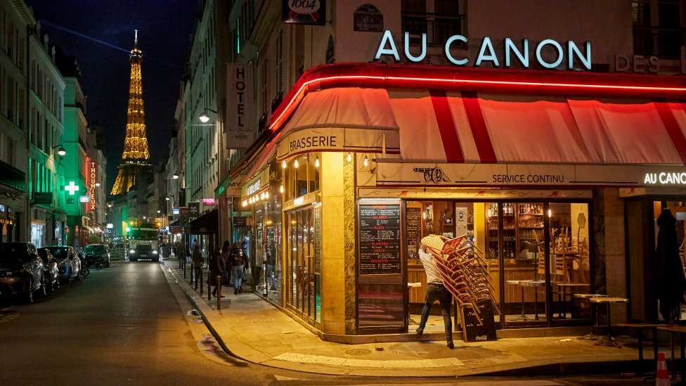 Calle en París.