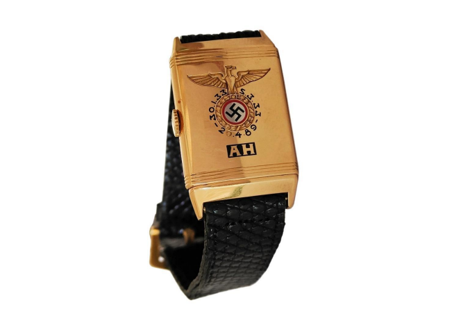 Un reloj subastado como pertenencia de Adolfo Hitler