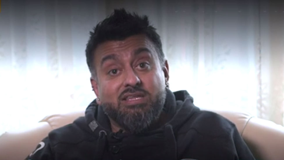 Mohammed Dhanji sufría apnea del sueño y su esposa llegó a pensar que un día moriría mientras dormía. Mohammed Dhanji